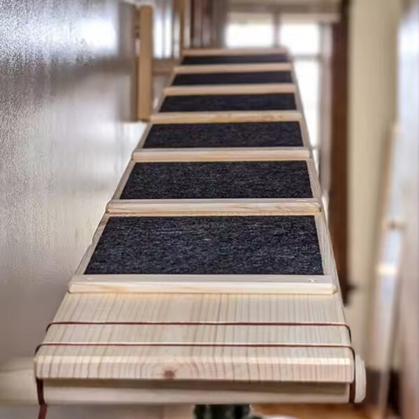 Wall-Mounted Cat Climbing Ladder with Felt Pad
