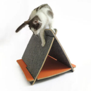 Triangle Wood Pet Cave Bed​​